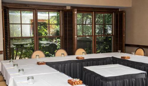 Conference-Room 7-740x430