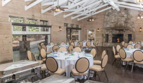 Creekside-Pavilion-banquet-setup-740x430