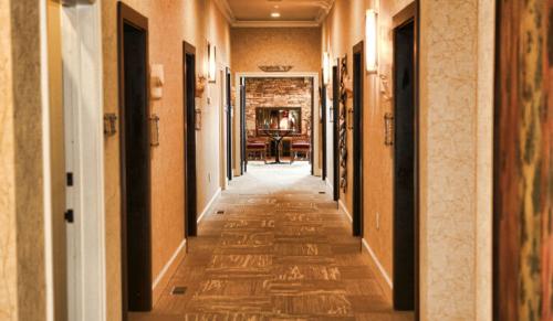 brasstown-valley-spa-hallway-740x430-Copy