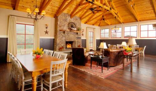 brasstown-valley-stables-tack-room-740x430