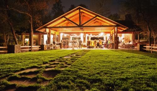 brasstown-valley-weddings night-740x430